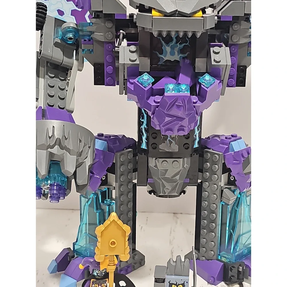 LEGO NEXO KNIGHTS: The Stone Colossus of Ultimate Destruction 70356 NOT COMPLETE